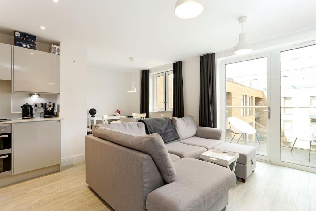 Idyllic Thames Riverside Apartment With Free Parking Isleworth Eksteriør bilde