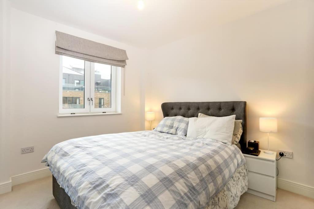 Idyllic Thames Riverside Apartment With Free Parking Isleworth Eksteriør bilde